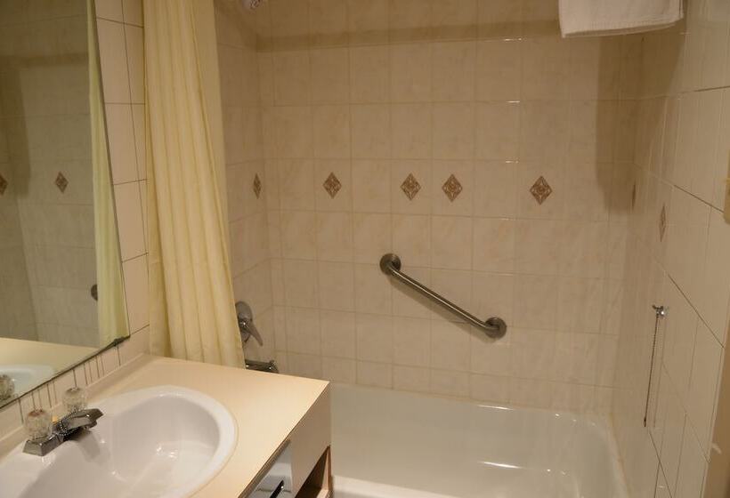 בית מלון כפרי Travelodge By Wyndham Saint Liboire