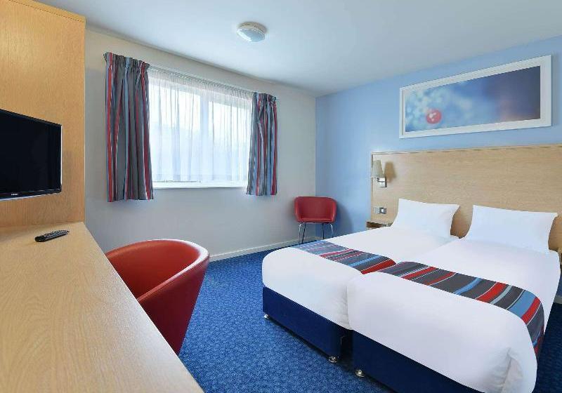 Отель Travelodge Glastonbury