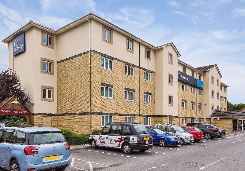 ホテル Travelodge Harlow