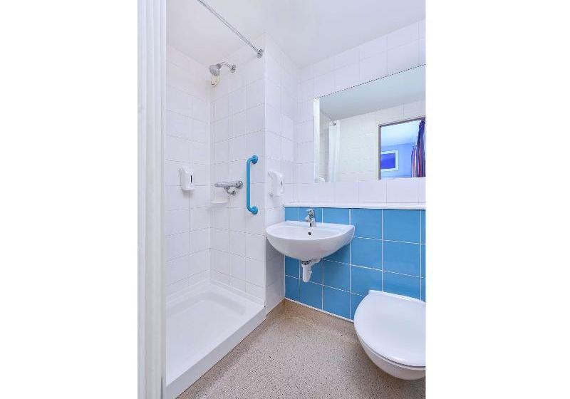 Отель Travelodge Manchester Trafford Park