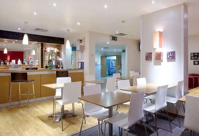 ホテル Travelodge Preston Central