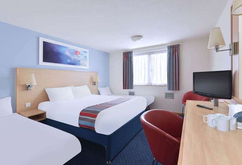 هتل Travelodge Stansted Great Dunmow