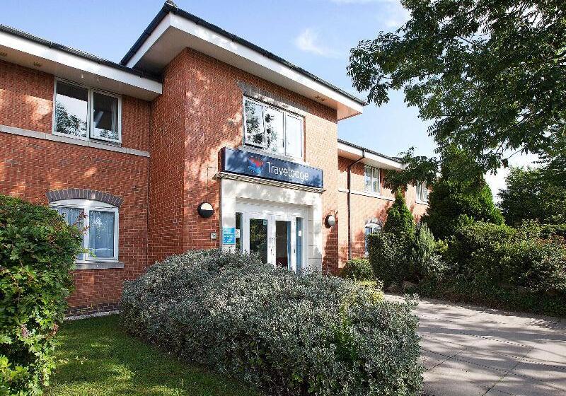 Отель Travelodge Stonehouse