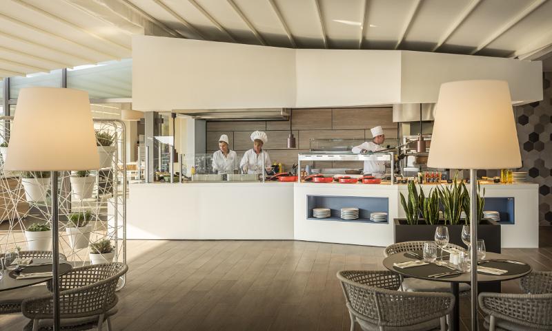 ホテル Valamar Parentino
