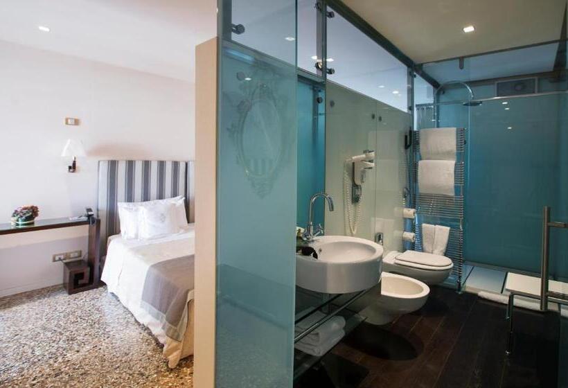 هتل Ca  Nigra Lagoon Resort