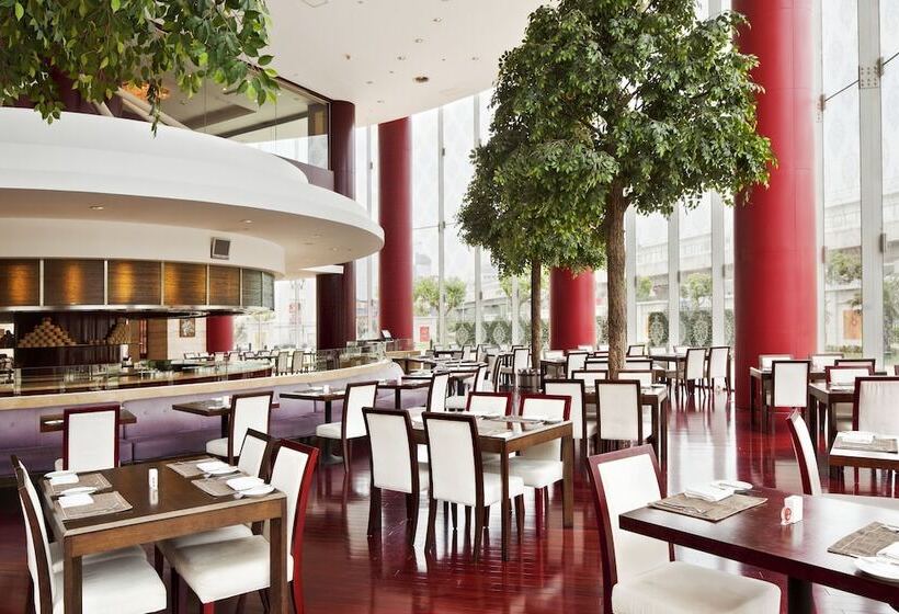 هتل Crowne Plaza Shanghai Pudong By Ihg