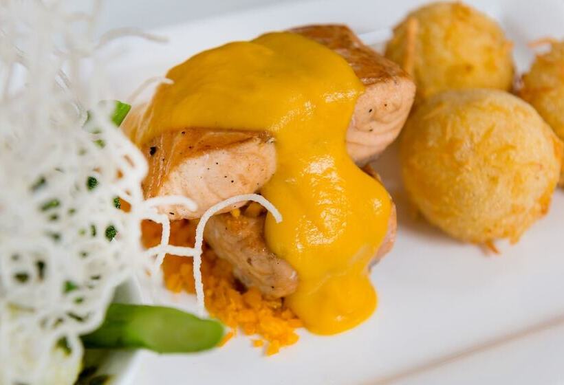 هتل Dann Monasterio