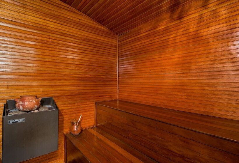 هتل Dann Monasterio