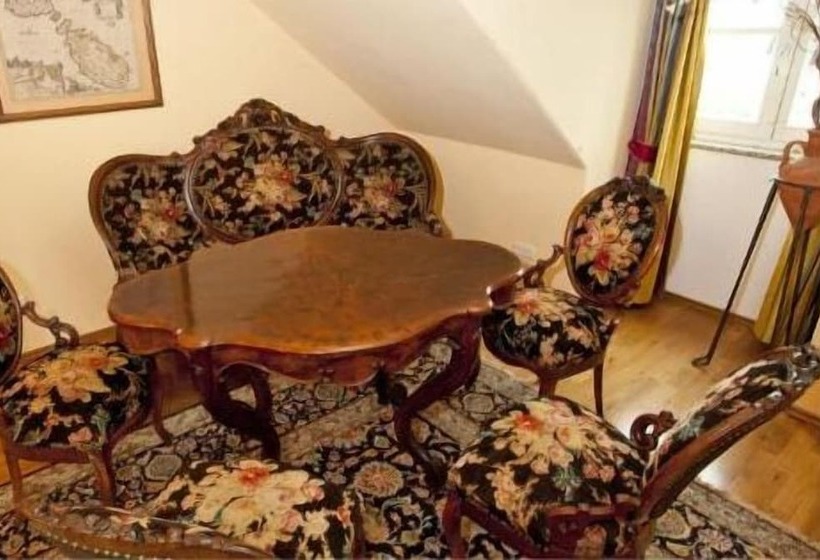 בית מלון כפרי Henry