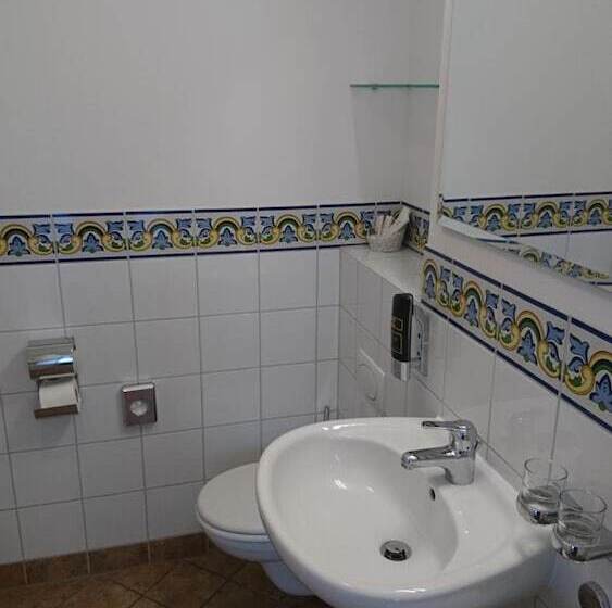 בית מלון כפרי Henry