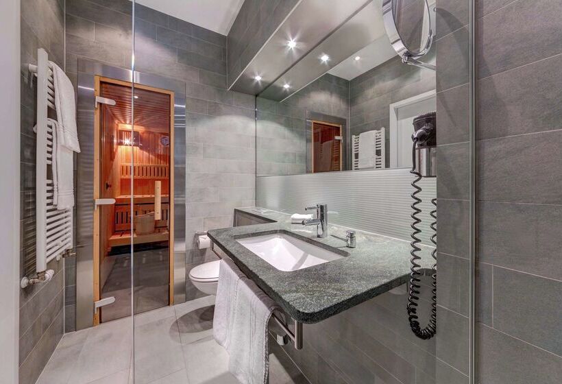 هتل Hilton Garden Inn Stuttgart Neckarpark