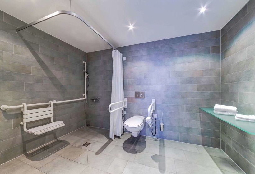 هتل Hilton Garden Inn Stuttgart Neckarpark