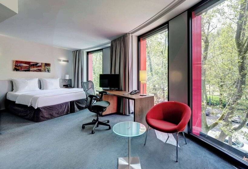 هتل Hilton Garden Inn Stuttgart Neckarpark