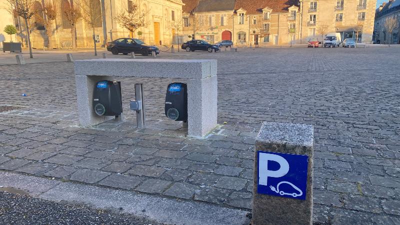 בית מלון כפרי Logis Hôtel Restaurant Le Puits Doré