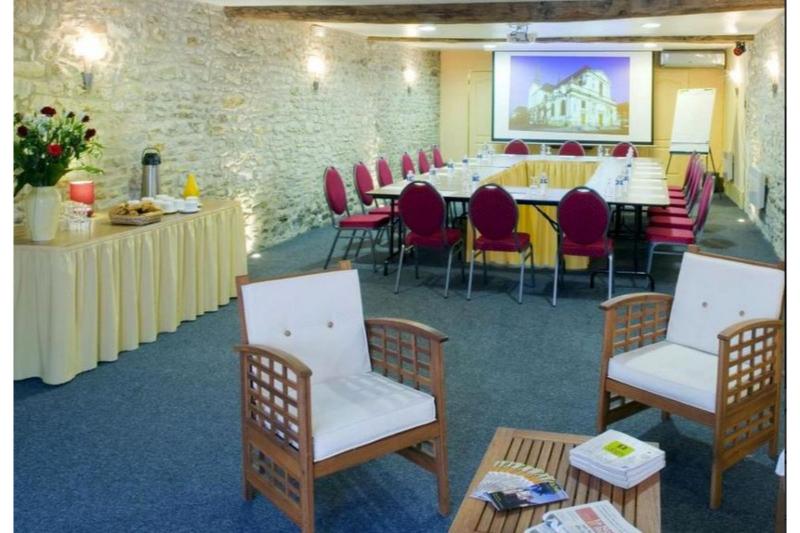 בית מלון כפרי Logis Hôtel Restaurant Le Puits Doré