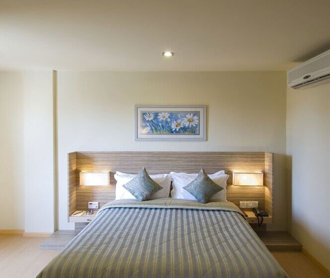 Отель Mapple Express