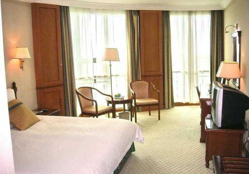 Hotel Peninsula