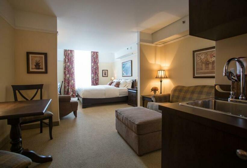 Le Stmartin Bromont Hotel & Suites 