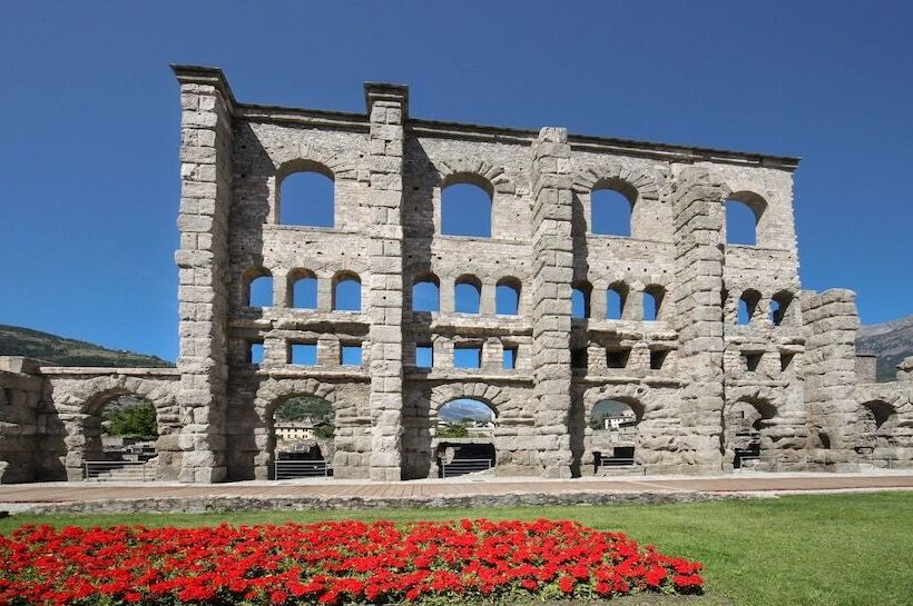 בית מלון כפרי Express Aosta East