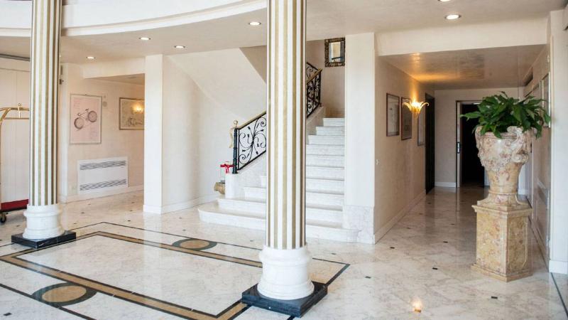 Phi Hotel Astoria