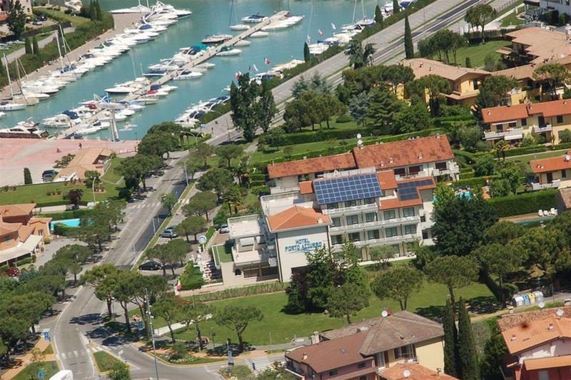هتل Porto Azzurro