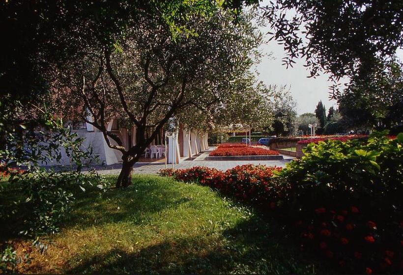 هتل Residence Holiday