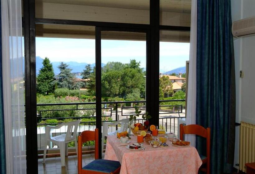 هتل Residence Holiday