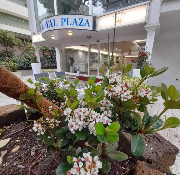 هتل Royal Plaza