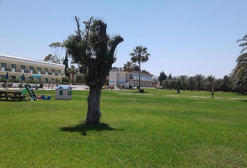 Natura Beach Hotel And Villas