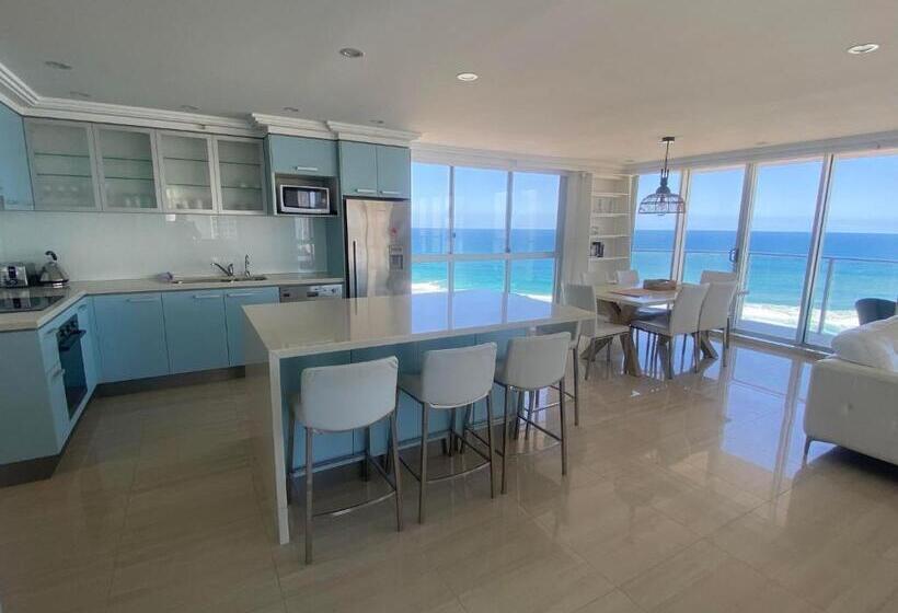 Hi Surf Beachfront Resort Apartments