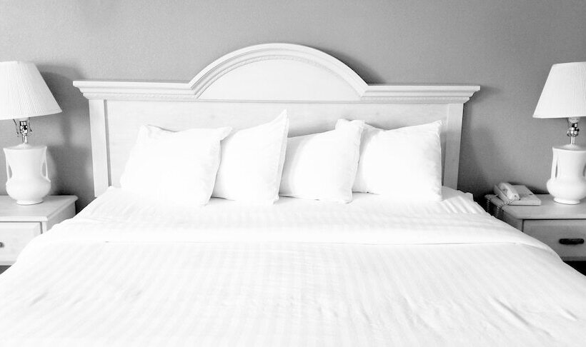 هتل Baymont By Wyndham Des Moines North