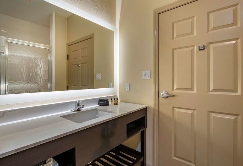 בית מלון כפרי Best Western Plus Monica Royale Inn & Suites