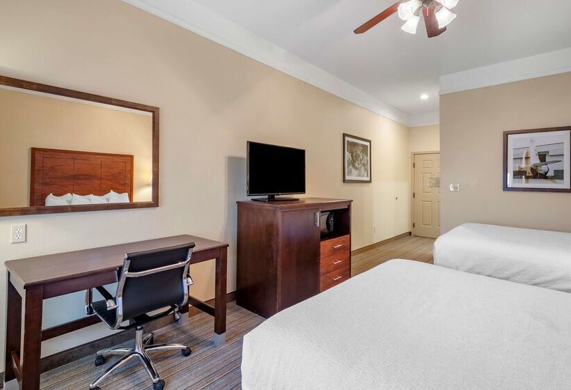 בית מלון כפרי Best Western Plus Monica Royale Inn & Suites