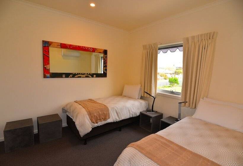 هتل Captain S At The Bay