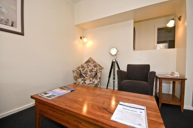 هتل Captain S At The Bay