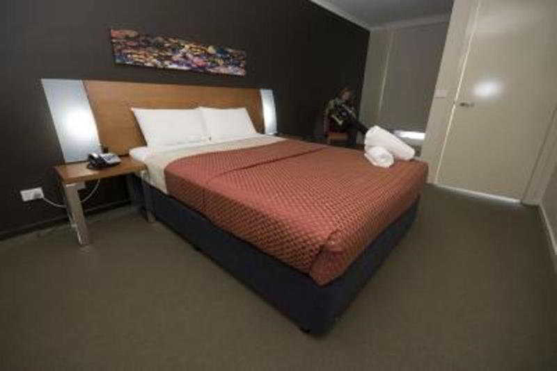 هتل Pacific Suites Canberra
