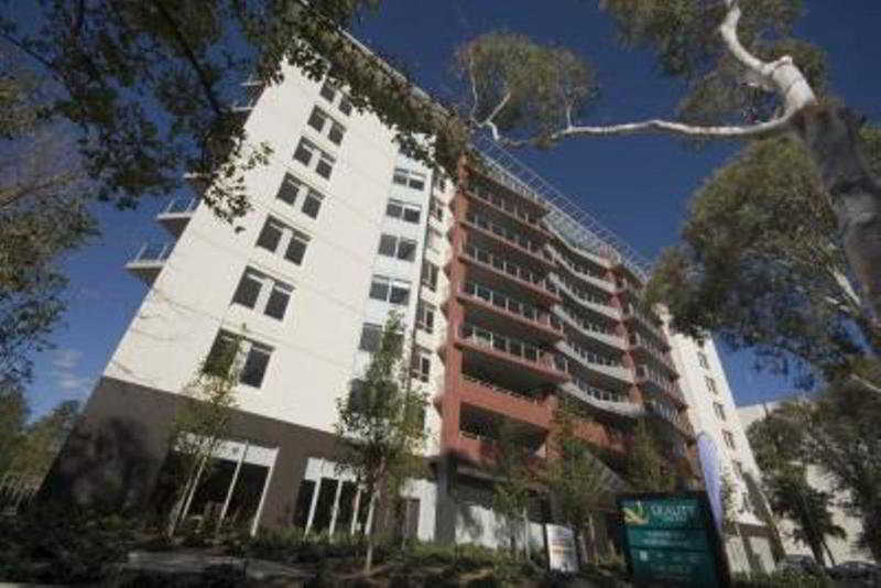 هتل Pacific Suites Canberra