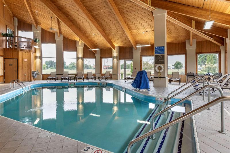 בית מלון כפרי Comfort Inn & Suites Dimondale   Lansing