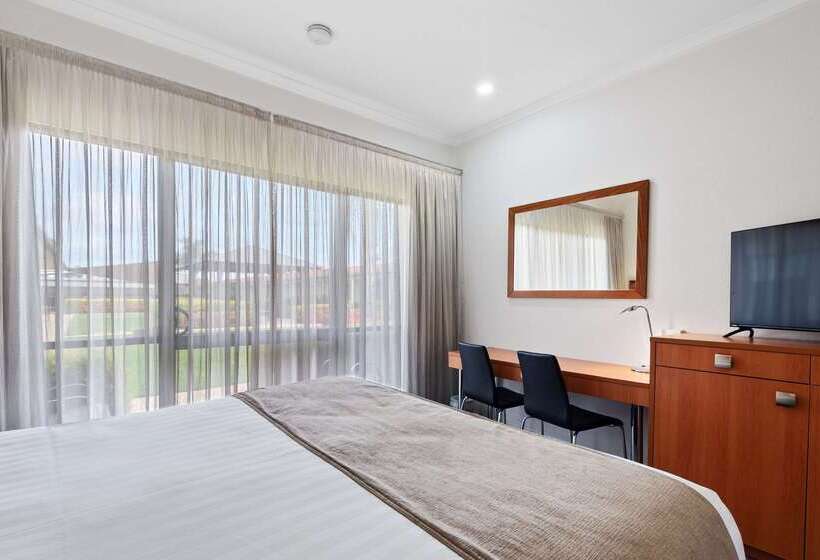 בית מלון כפרי Comfort Inn Deakin Palms