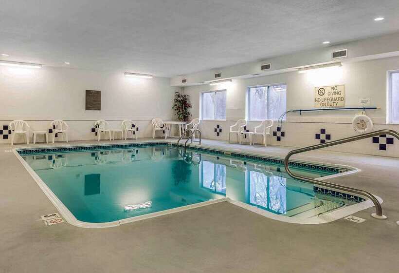 هتل Comfort Inn & Suites East Moline Near I 80