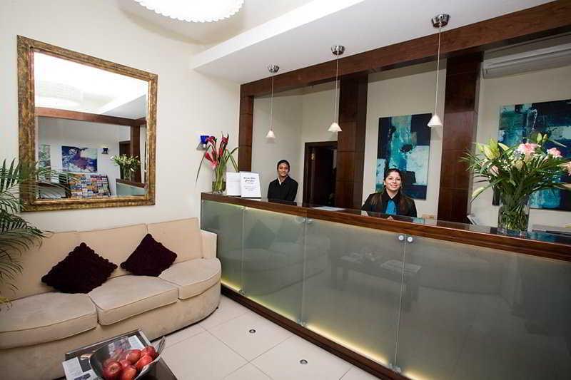Отель Dreamtel London Kensington