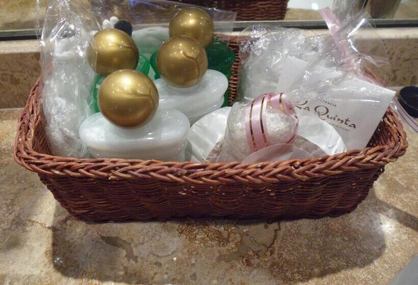 فندق Estancia La Quinta