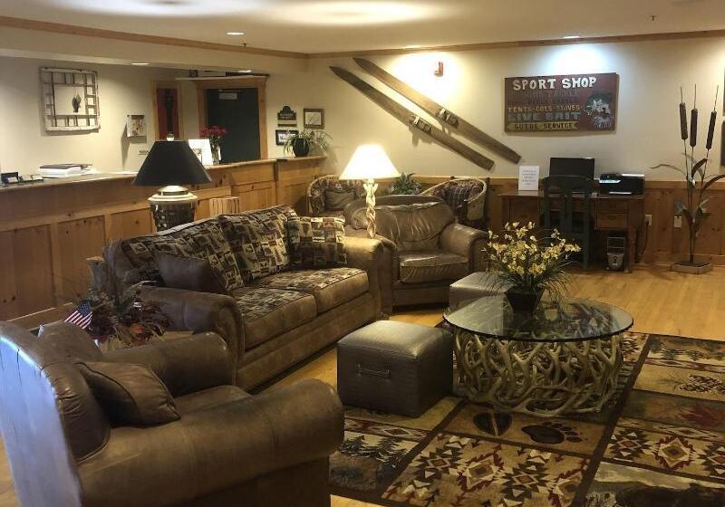 فندق Flat Creek Lodge