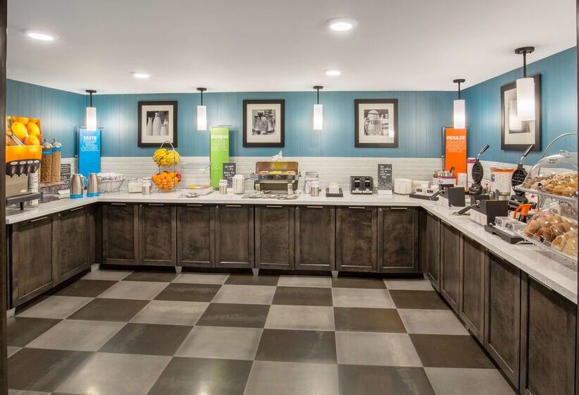 هتل Hampton Inn Monterey