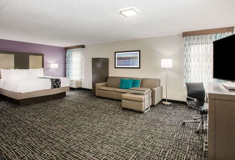 هتل La Quinta Inn By Wyndham Davenport & Conference Center