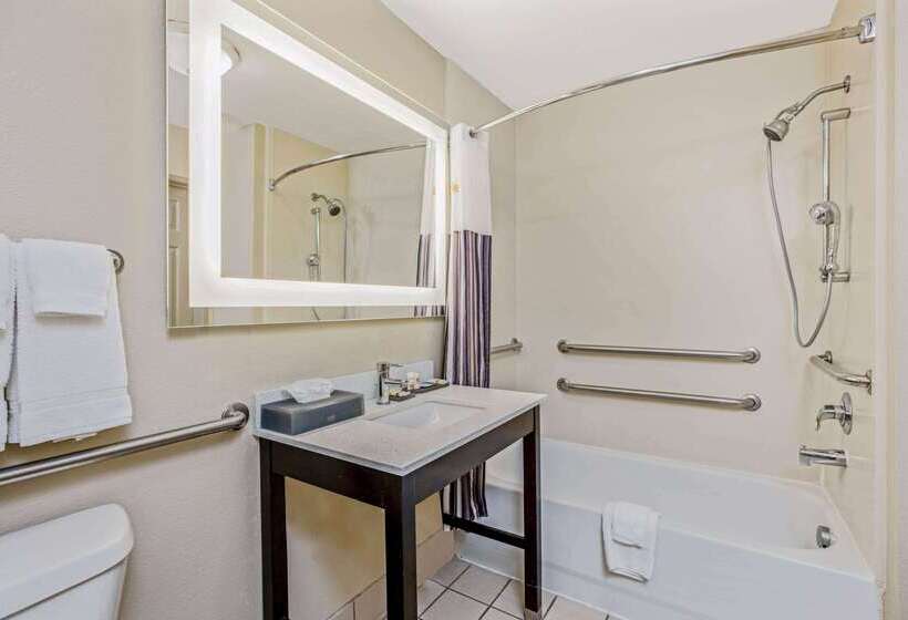 هتل La Quinta Inn & Suites By Wyndham Corpus Christi Northwest
