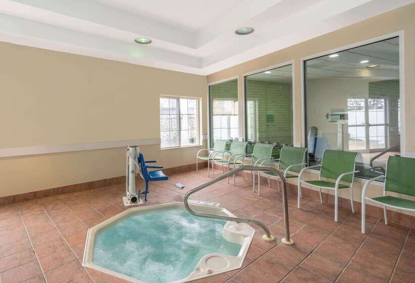 هتل La Quinta By Wyndham Latham Albany Airport