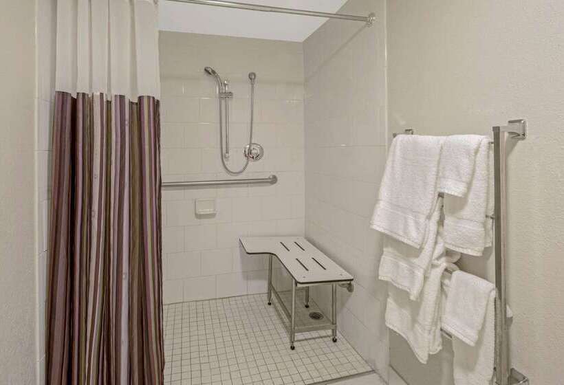 هتل La Quinta By Wyndham Miami Lakes