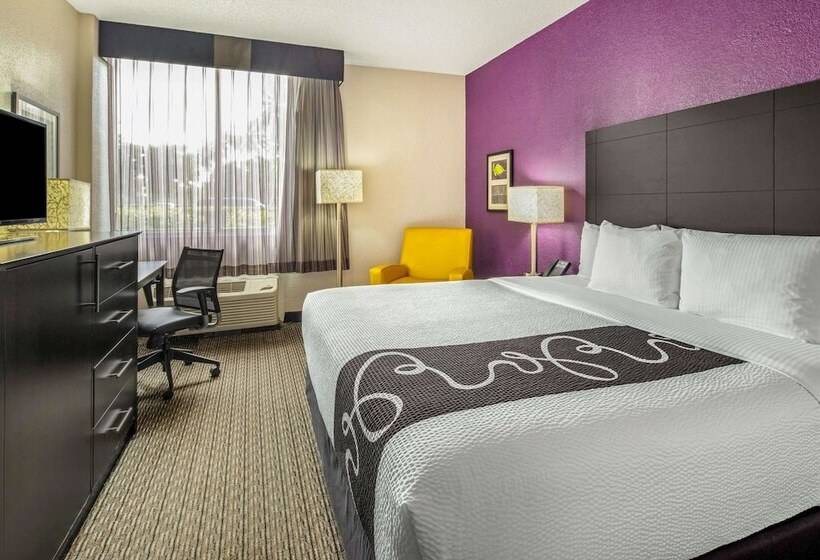 Hotel La Quinta By Wyndham Miami Lakes