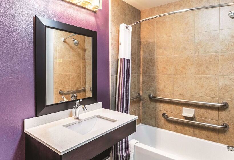 هتل La Quinta By Wyndham Mission At West Mcallen